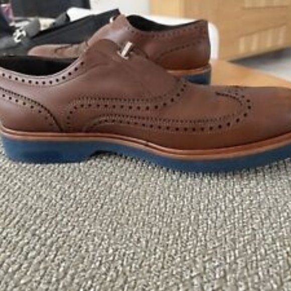Salvatore Ferragamo Wingtip Oxford - Picture 2 of 4